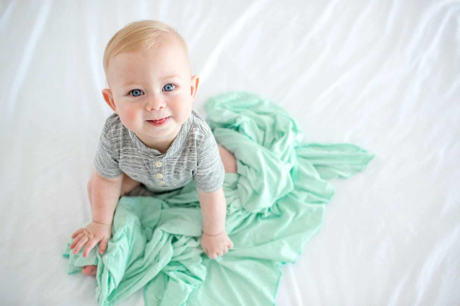 Copper Pearl Knit Swaddle Blanket - Bay 3 Copper Pearl Knit Swaddle Blanket - Bay - Image 3