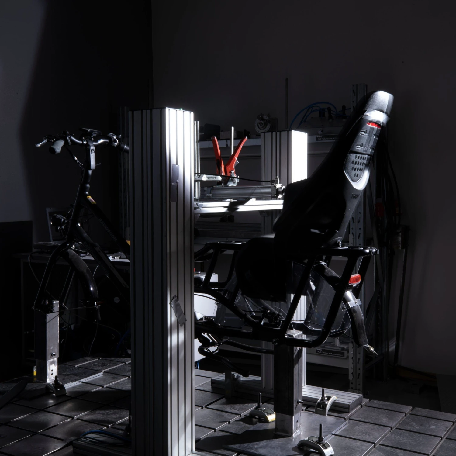 Thule Yepp 2 Maxi Rack Mount 2 Thule Yepp 2 Maxi Rack Mount - Image 2