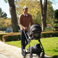 Nuna PIPA Aire Infant Car Seat + Pipa Series Base -Baby Go Round Store MIXXnext caviar PIPAaire caviar LA US 7648